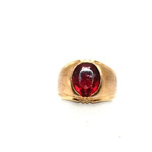 Vintage Mens 18K Electroplate Red Glass Ring Size 8.75 Gold Tone